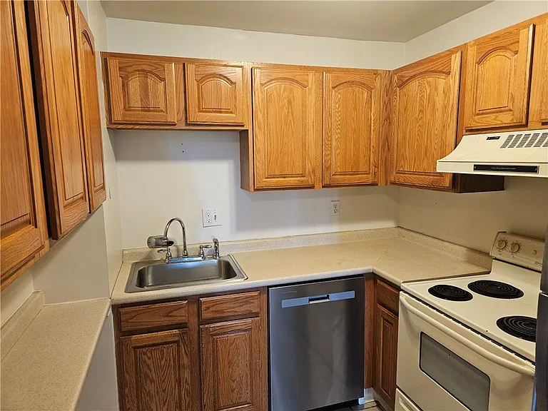 1305 Walnut St #B — Photo 10