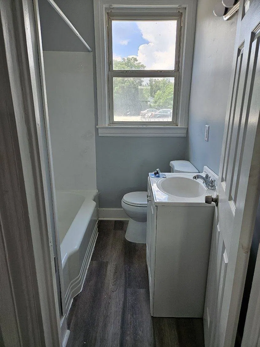 2 bed, 1038 sqft, $1,650 — Photo 3