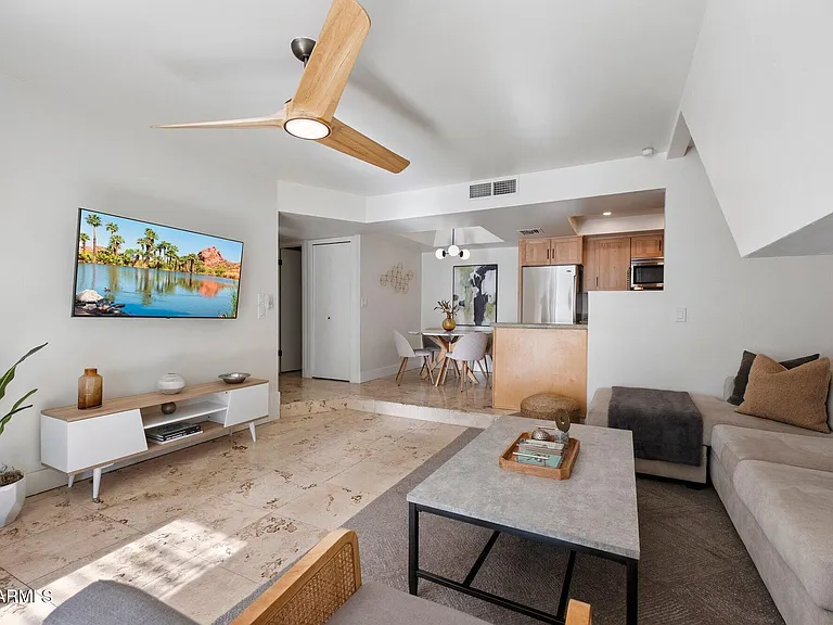 1820 E Morten Ave #117 — Photo 9