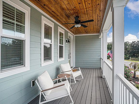 2nd image of 454 Wilcox Ave.