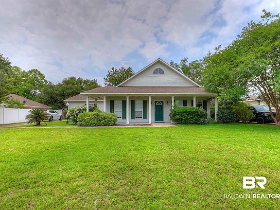 3rd image of 211 Driftwood Ave
