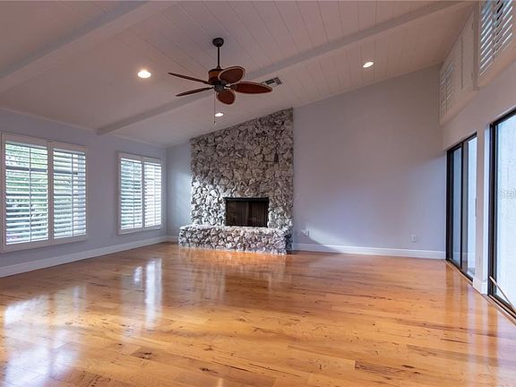 3rd image of 5219 Siesta Cove Dr