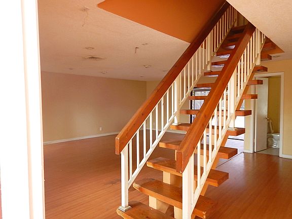 5th image of 10438 SW 53rd St