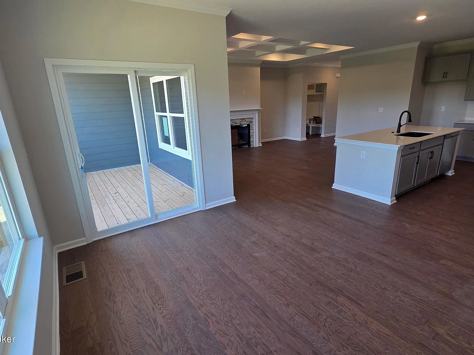 4 bed, 3.5 bath, 3103 sqft, $2,850 — Photo 4