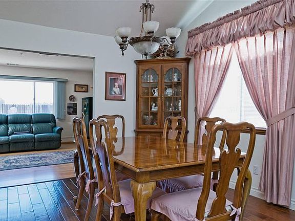 4th image of 270 Apple Ave