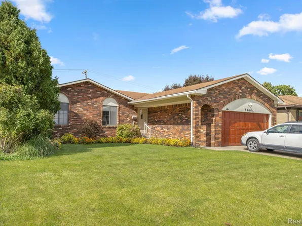8466 Allen Rd, Allen Park, MI 48101