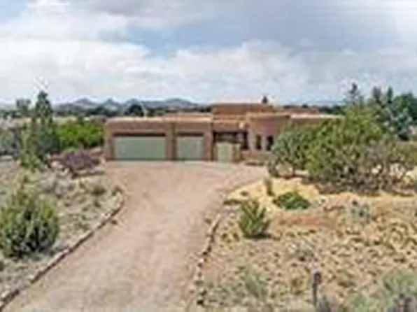 6 Chapala Rd, Santa Fe, NM 87508