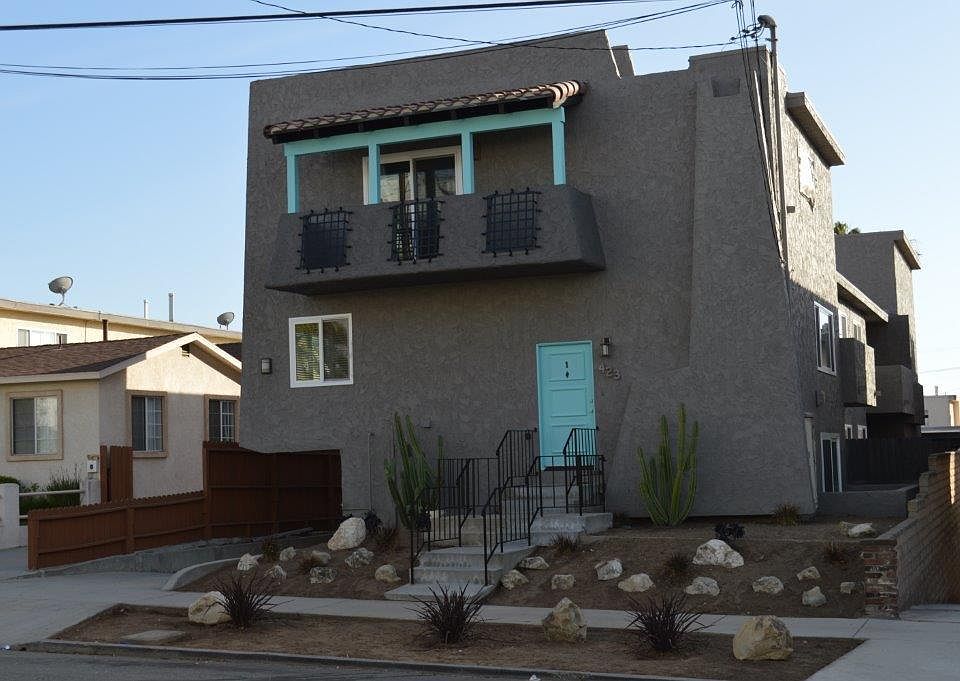 Front of fourplex 