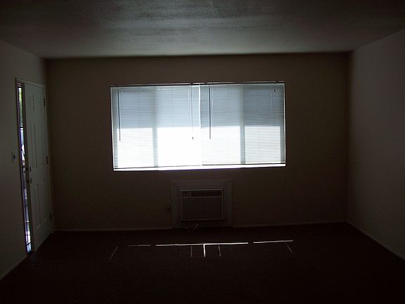 4th image of 414 E Route 66 APT 3