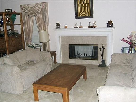 4th image of 112 Mojonera Ct