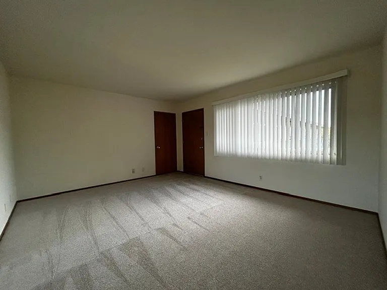 939 Lexington Ave #12 — Photo 16