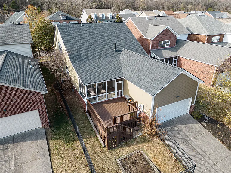 614 Patriot Ln — Photo 38