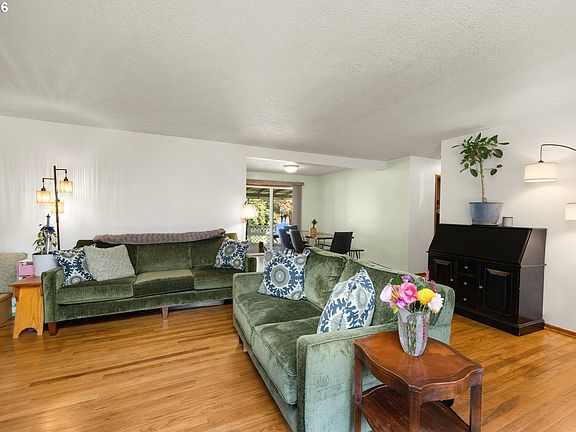 5th image of 2126 SE 45th Ave