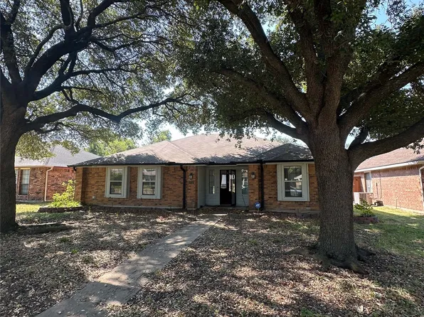 2032 Lansdown Dr, Carrollton, TX 75010