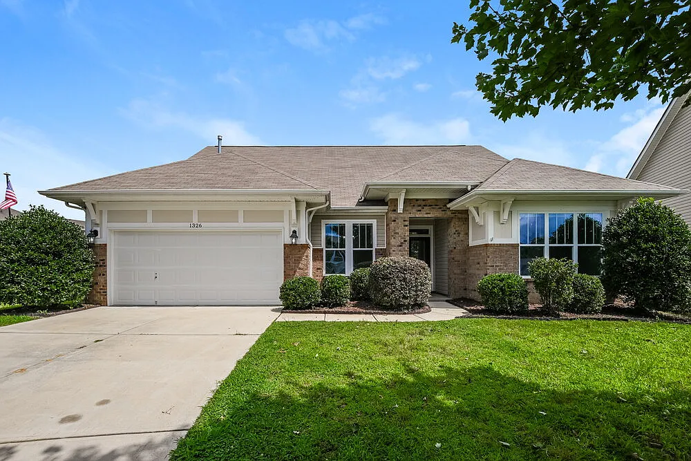 3 bed, 3.5 bath, 2691 sqft, $2,405 — Photo 1
