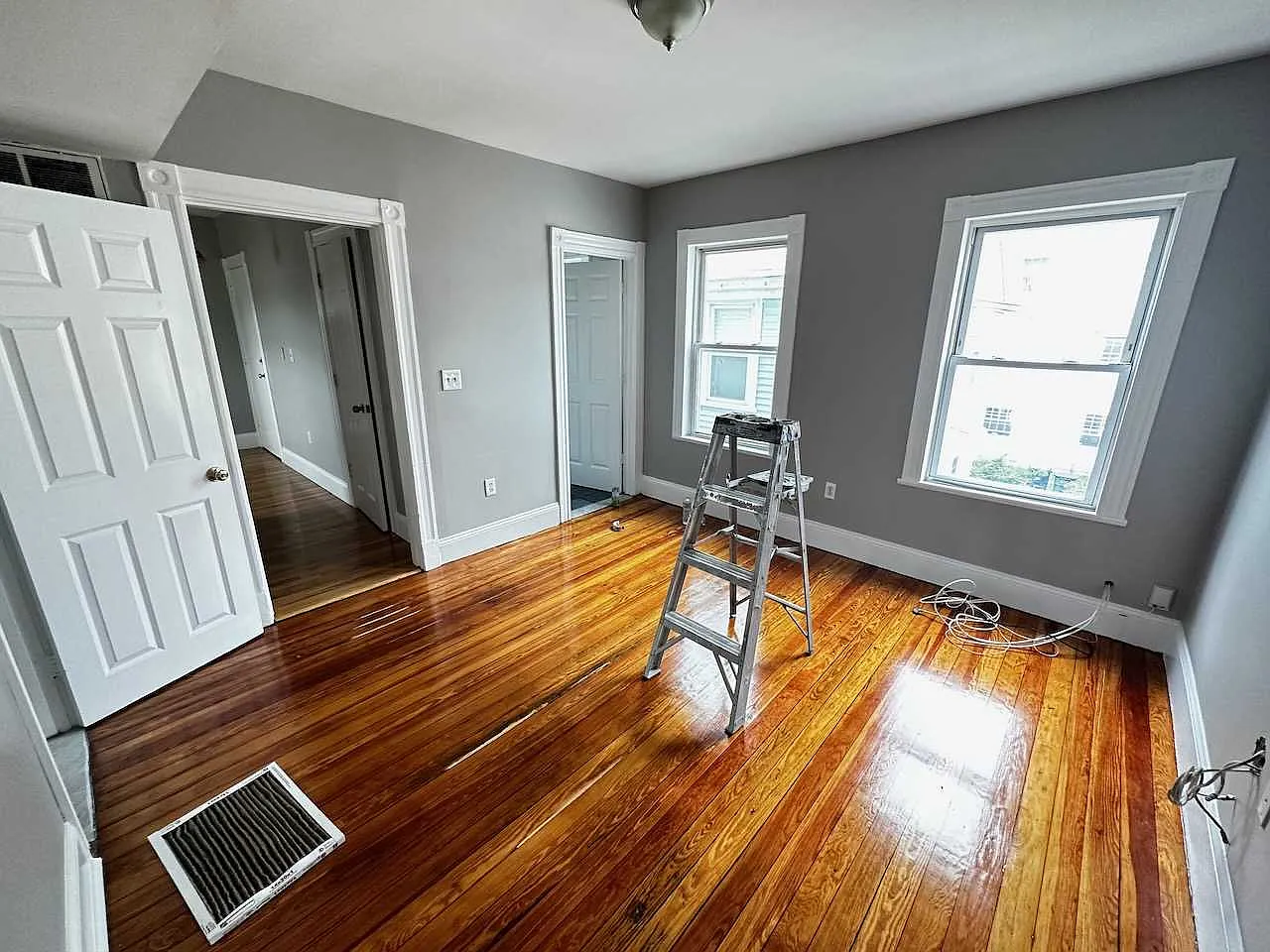 4 bed, 1.5 bath, $3,900 — Photo 2