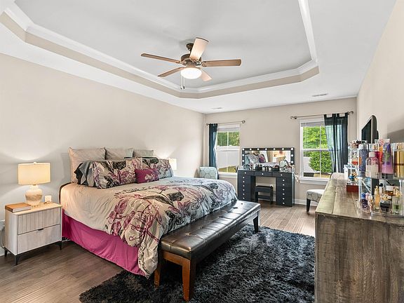 5th image of 102 Mohegan Way