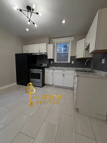 214 Bidwell Ave Photo 1