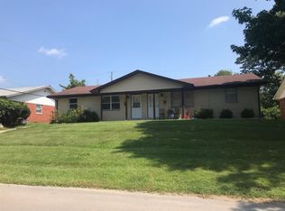 214 Gettysburg Rd, Belleville, IL 62226