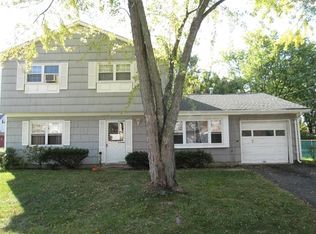 16 Overbrook Rd, Flanders, NJ 07836