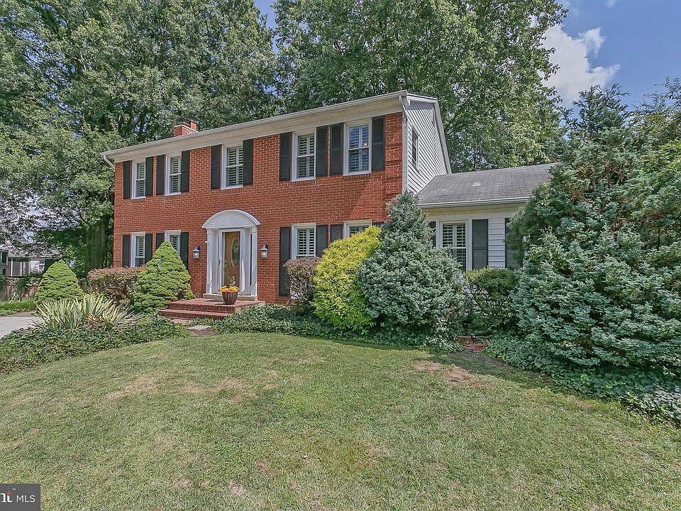 1st image of 7800 Welch Ct