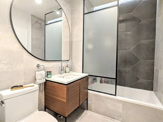 Rented by EXR | media 12