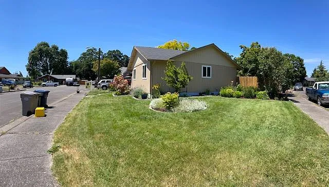 165 Thane Pl — Photo 2
