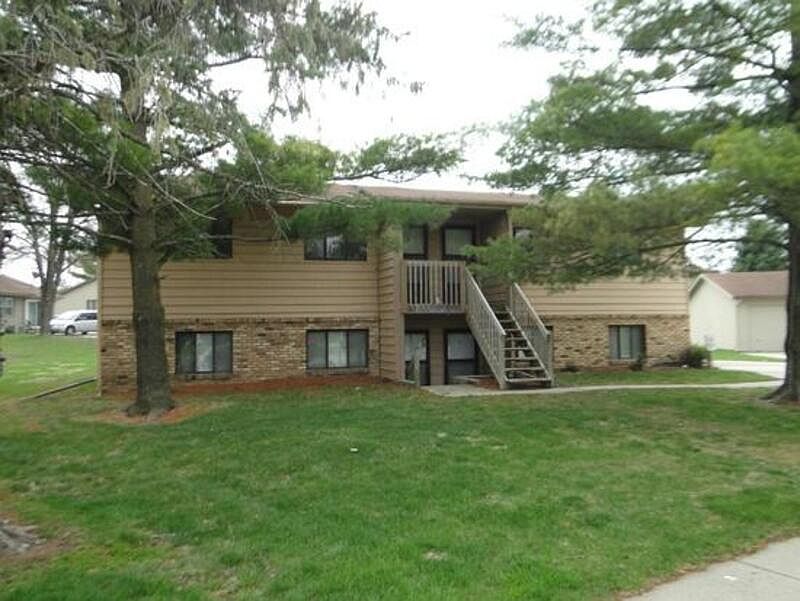1st image of 4406 Castlewood Pl Unit 4
