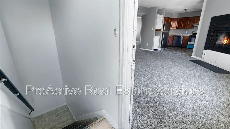 2 bed, 1.0 bath, 938 sqft, $1,795 — Photo 3