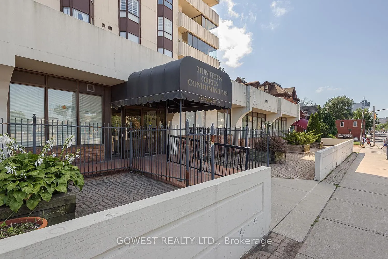 2 bed, $2,100 — Photo 2