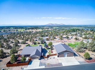 3242 SW 43rd St, Redmond, OR 97756