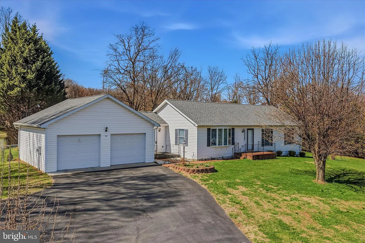 34 Turf Dr S photo 1
