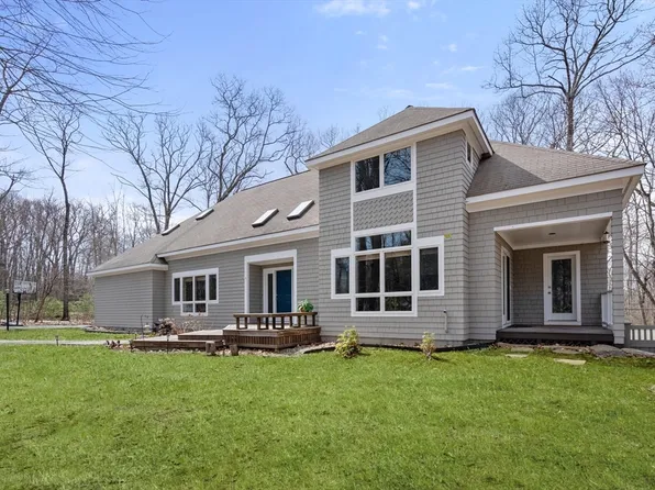 207 Glen St, Natick, MA 01760