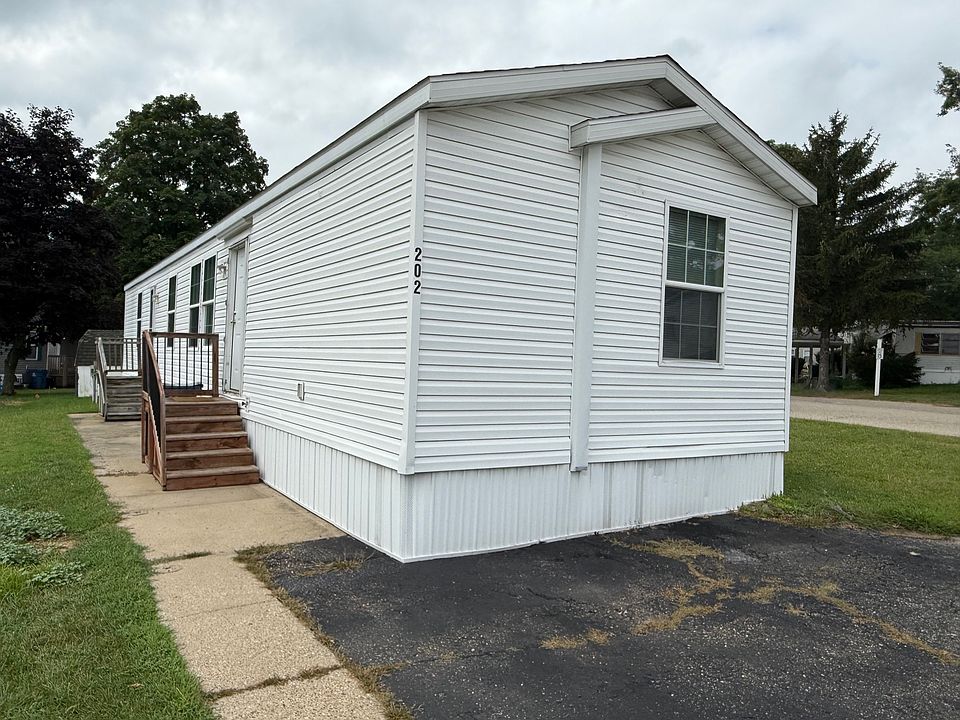 1st image of 202 Roger H Ln