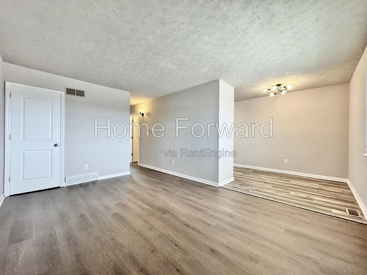 2 bed, 1.0 bath, 855 sqft, $995 — Photo 2