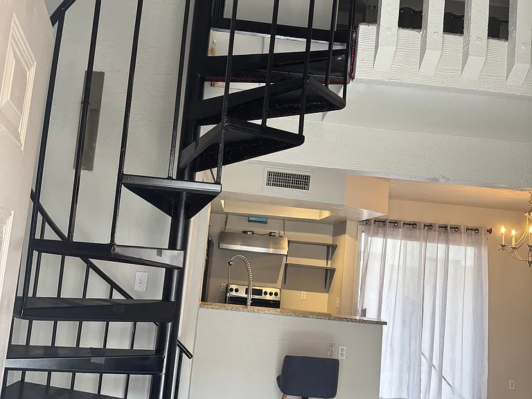 4240 N Longview Ave #2 — Photo 15