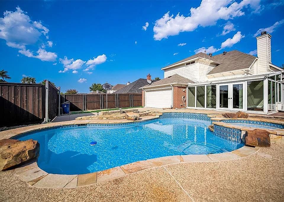 1st image of 6817 Chateau Dr