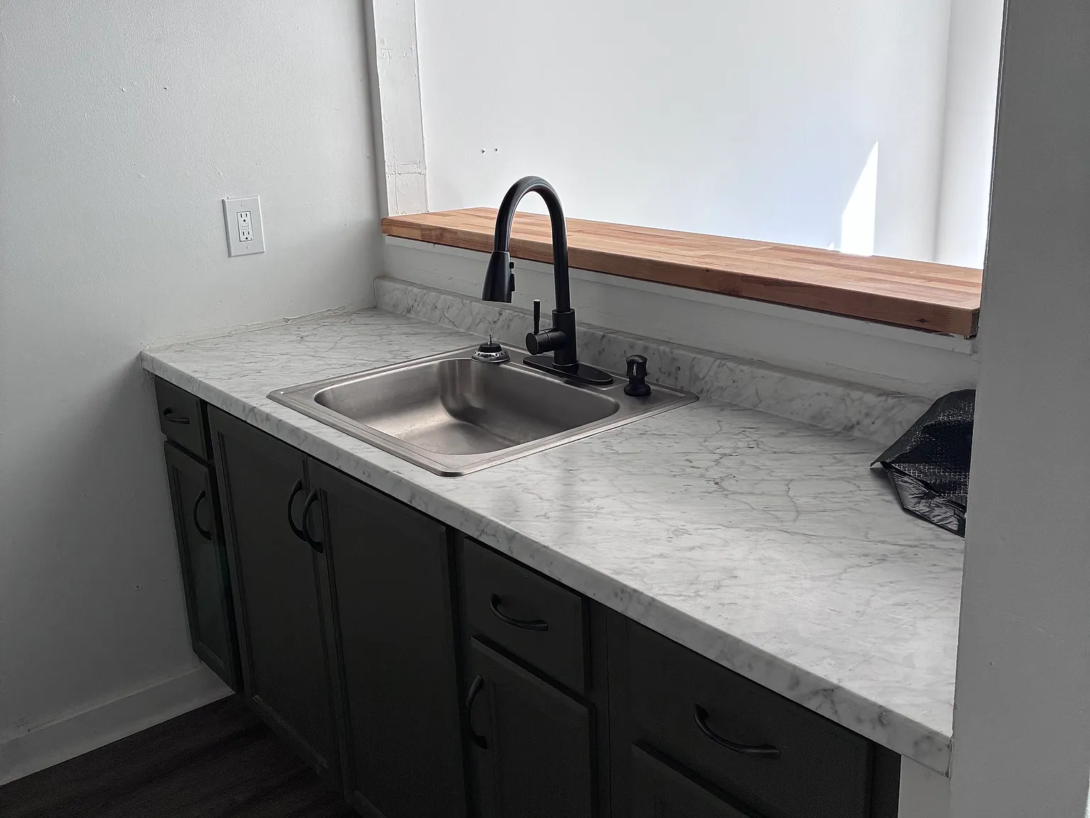 2 bed, 900 sqft, $1,100 — Photo 3