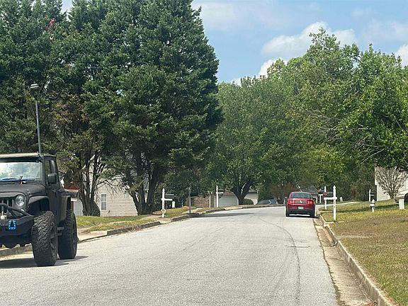 4th image of 5433 Peachtree Landing Dr