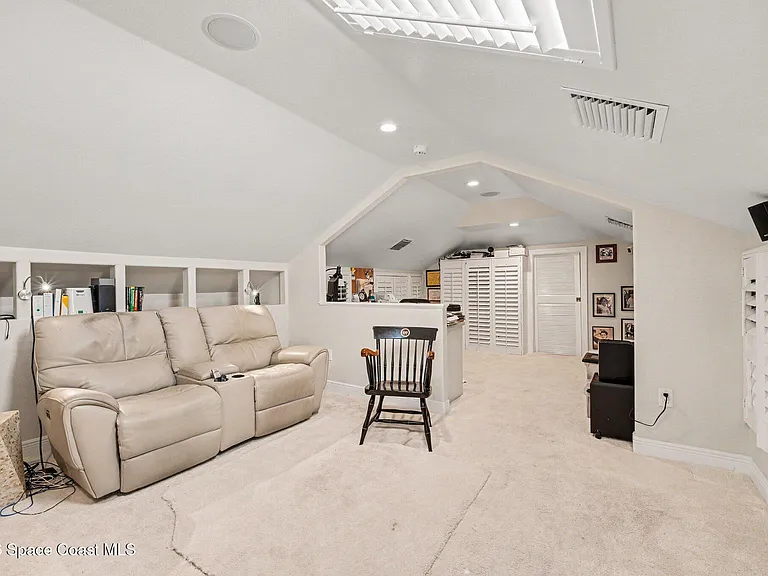 120 Lansing Island Dr — Photo 36
