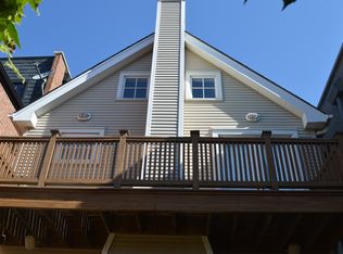 1309 W Wolfram St, Chicago, IL 60657