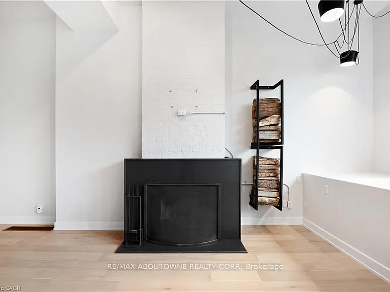 676 Richmond St W #105 — Photo 2
