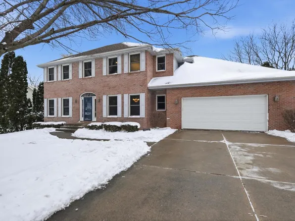 5948 Woods Edge Road, Fitchburg, WI 53711