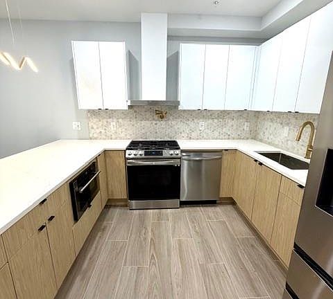 4th image of 443 Bergen Ave #1