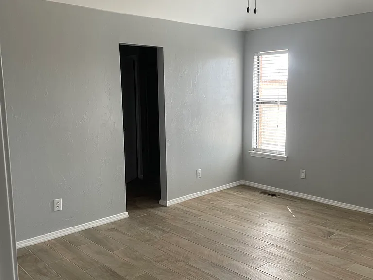 8425 Breezewood Dr — Photo 18