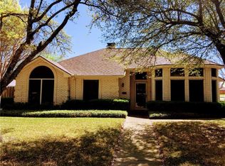 1400 Hamilton Dr, Cedar Hill, TX 75104