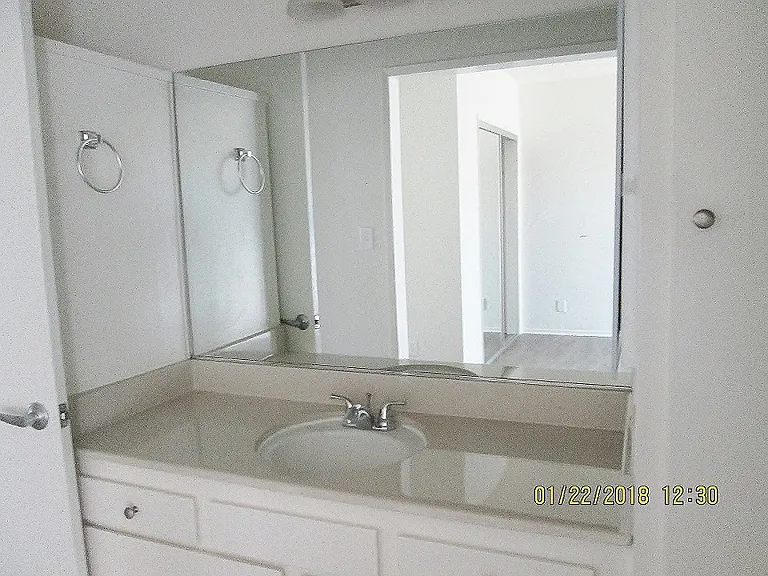 Lido Apartments - 3610 Midvale Ave — Photo 23