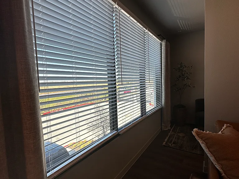 FM 1102 — Photo 8