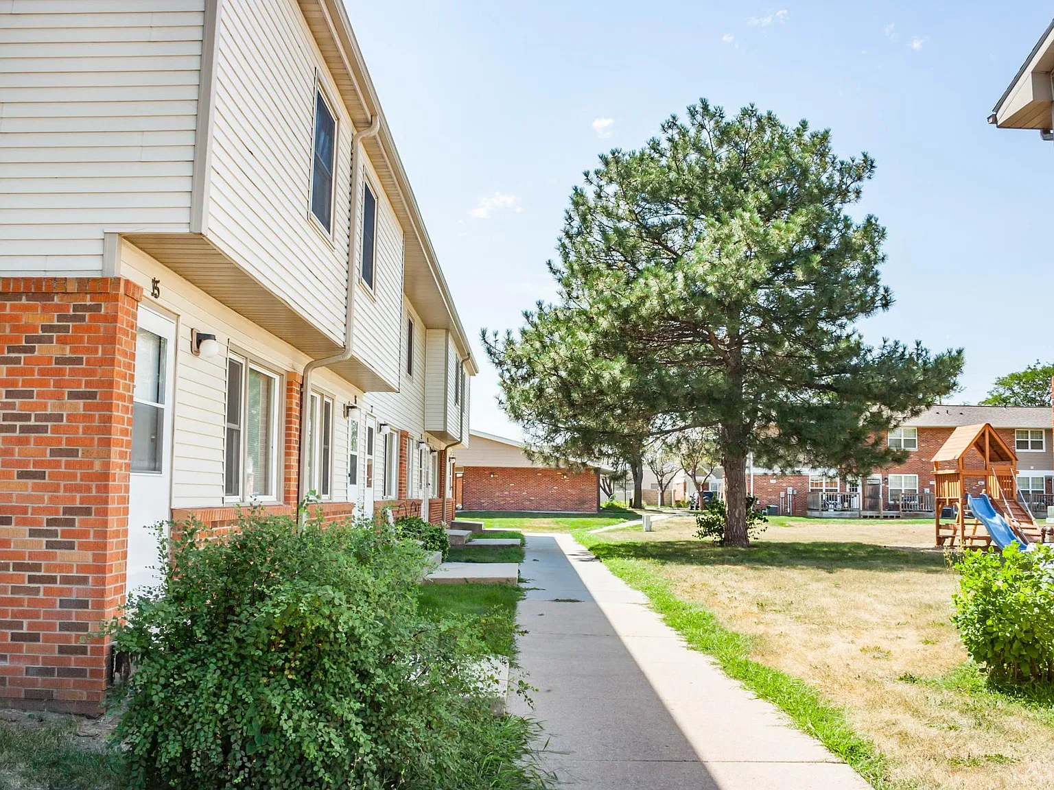 Palace Apartments & Townhomes — Photo 2