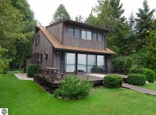 8080 Yukon Rd, Beulah, MI 49617